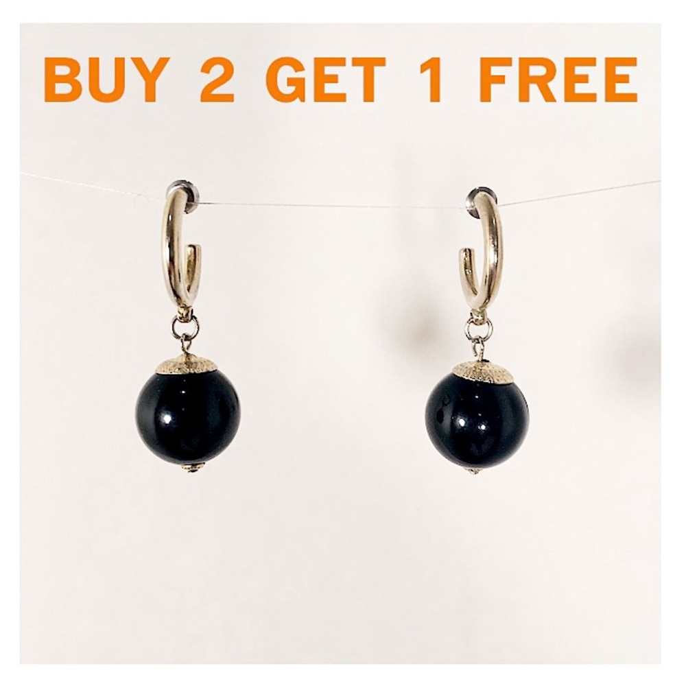 Vintage 80’s Black Sphere Dangling Earrings